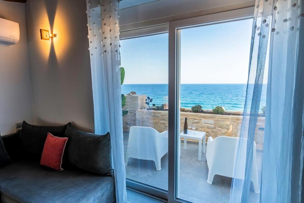Zefyros Suite , Seafront Retreat ! Pánormos エクステリア 写真