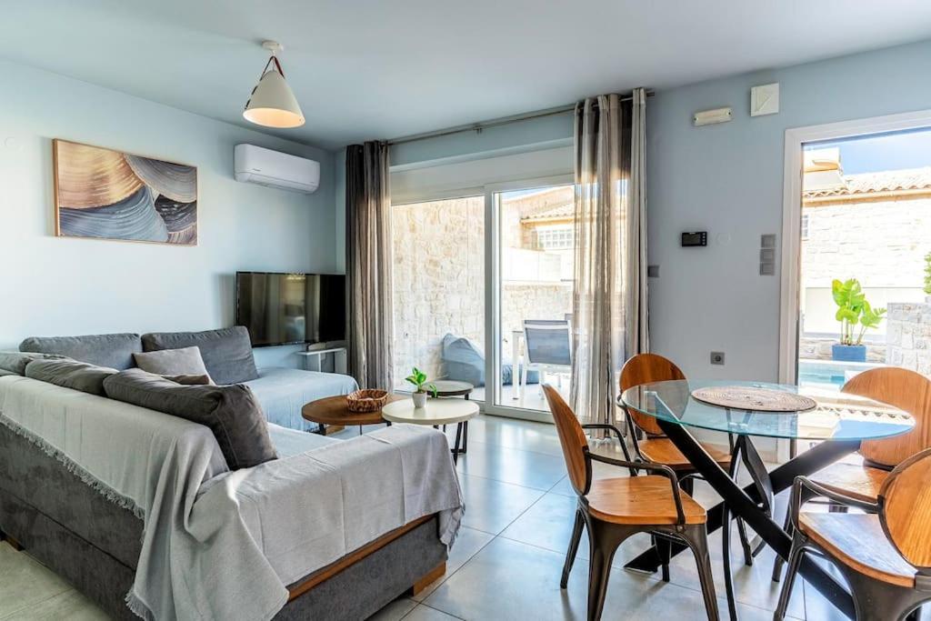 Zefyros Suite , Seafront Retreat ! Pánormos エクステリア 写真